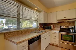 5249 Sunnybrook Ct, Cape Coral, FL 33904 - Photo 15