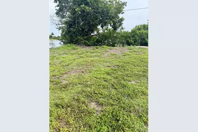 1805 Tropicana Pkwy W, Cape Coral, FL 33993 - Photo 3