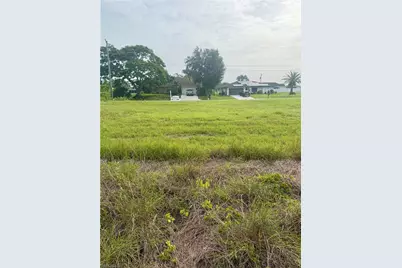 2220 NE 19th Pl, Cape Coral, FL 33909 - Photo 5