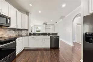 3940 Ruxton Rd, Naples, FL 34116 - Photo 7
