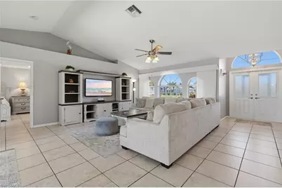 522 SE 4th St, Cape Coral, FL 33990 - Photo 19
