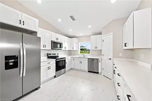 1718 NE 13th Pl, Cape Coral, FL 33909 - Photo 11