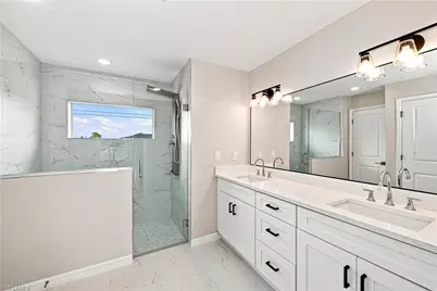 1718 NE 13th Pl, Cape Coral, FL 33909 - Photo 17