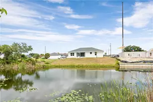1718 NE 13th Pl, Cape Coral, FL 33909 - Photo 35