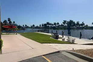 4260 SE 20th Pl, Cape Coral, FL 33904 - Photo 17
