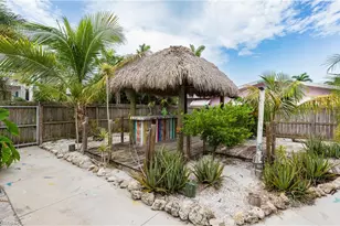 529 Coral Dr, Cape Coral, FL 33904 - Photo 5