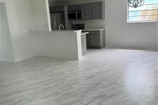 3225 E Riverside Dr, Fort Myers, FL 33916 - Photo 3
