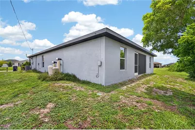 1139 NW 14th Ter, Cape Coral, FL 33993 - Photo 23