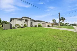 2524 SW 31st Ln, Cape Coral, FL 33914 - Photo 3
