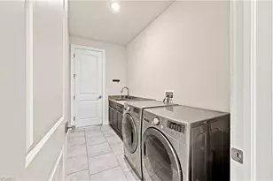 2524 SW 31st Ln, Cape Coral, FL 33914 - Photo 31