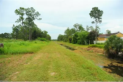 1220 Cloplon St E, Lehigh Acres, FL 33974 - Photo 25