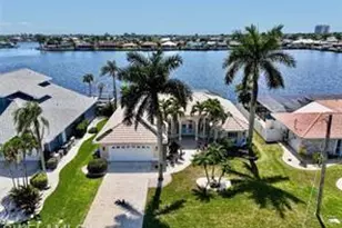 702 SW 52nd St, Cape Coral, FL 33914 - Photo 3