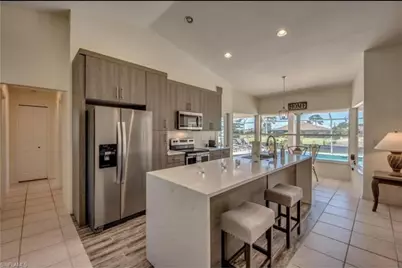 318 SW 28 St, Cape Coral, FL 33914 - Photo 9