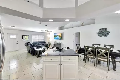 605 SW 13th St, Cape Coral, FL 33991 - Photo 11