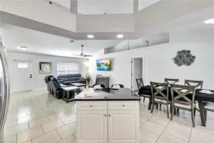 605 SW 13th St, Cape Coral, FL 33991 - Photo 11