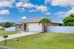 32 Wilmington Pkwy, Cape Coral, FL 33993 - Photo 7