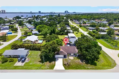 1398 Evalena Ln, North Fort Myers, FL 33917 - Photo 27