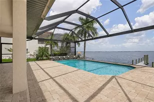 2262 SE 28th St, Cape Coral, FL 33904 - Photo 7