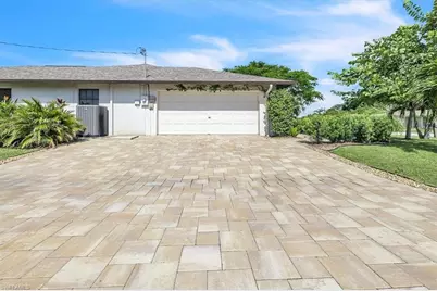 1903 SE 29th Ln, Cape Coral, FL 33904 - Photo 5