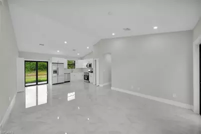 462 Lampion Ave S, Lehigh Acres, FL 33974 - Photo 5