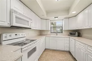 4622 SW Santa Barbara Pl, Cape Coral, FL 33914 - Photo 3