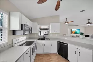 636 SW 10th St, Cape Coral, FL 33991 - Photo 5