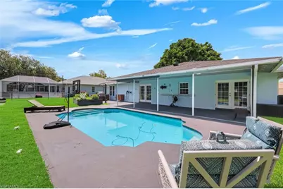 2212 SE 7th St, Cape Coral, FL 33990 - Photo 25