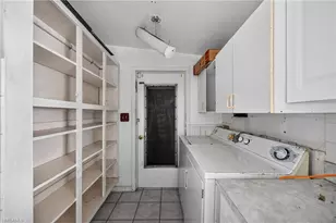 1223 Embassy Ln, Naples, FL 34104 - Photo 31