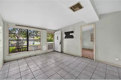1223 Embassy Ln, Naples, FL 34104 - Photo 13