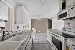 1223 Embassy Ln, Naples, FL 34104 - Photo 3