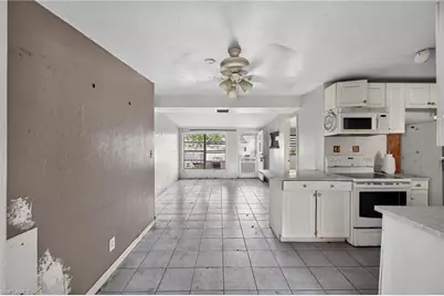 1223 Embassy Ln, Naples, FL 34104 - Photo 25