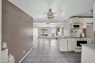 1223 Embassy Ln, Naples, FL 34104 - Photo 25
