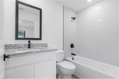 305 NW 20th Ter, Cape Coral, FL 33993 - Photo 9