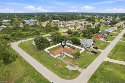 301 Hollywood St, Lehigh Acres, FL 33936 - Photo 23