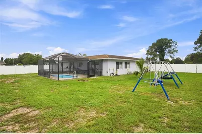 301 Hollywood St, Lehigh Acres, FL 33936 - Photo 15