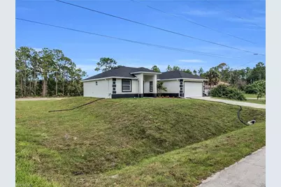 814 Euclid Ave, Lehigh Acres, FL 33972 - Photo 3