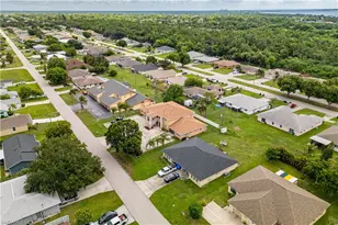 1227 SE 23rd Pl, Cape Coral, FL 33990 - Photo 31