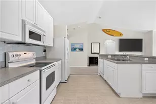 317 NE 9th Terrace, Cape Coral, FL 33909 - Photo 21