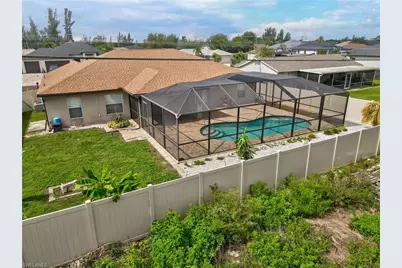 317 NE 9th Ter, Cape Coral, FL 33909 - Photo 3