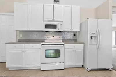 317 NE 9th Ter, Cape Coral, FL 33909 - Photo 19