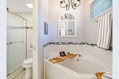 833 Mount Hood Ct, Naples, FL 34104 - Photo 7