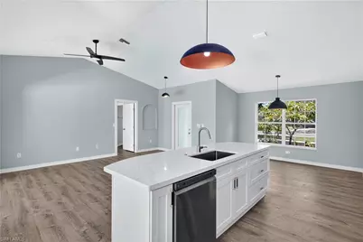 15579 Spring Line Ln, Fort Myers, FL 33905 - Photo 9