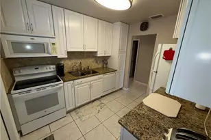 25 Temple Ct, Lehigh Acres, FL 33936 - Photo 3