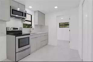 356 New York Dr, Fort Myers, FL 33905 - Photo 5