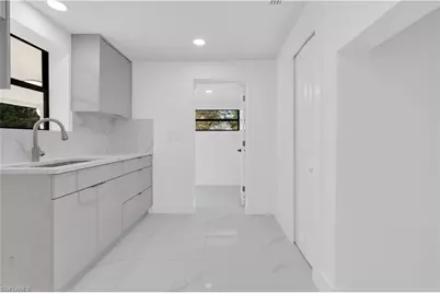 356 New York Dr, Fort Myers, FL 33905 - Photo 7