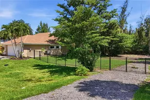 7407 Cobb Rd, Bokeelia, FL 33922 - Photo 29