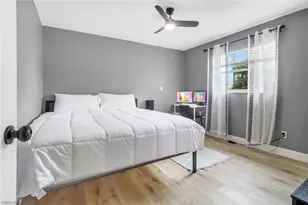 870 109th Ave N, Naples, FL 34108 - Photo 15