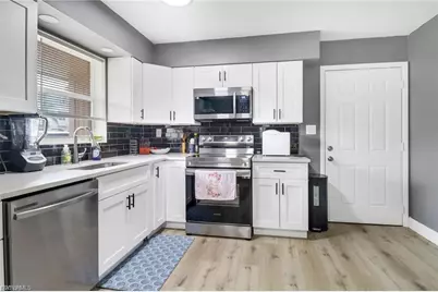 870 109th Ave N, Naples, FL 34108 - Photo 11
