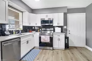 870 109th Ave N, Naples, FL 34108 - Photo 11