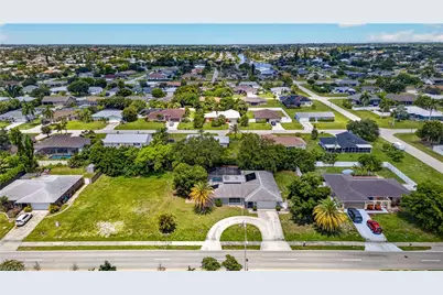 1634 Country Club Blvd, Cape Coral, FL 33990 - Photo 35